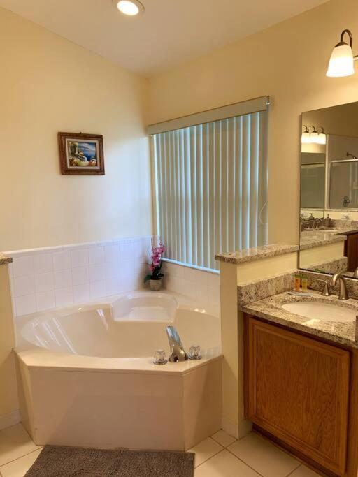 Minutes To Disney! Spacious Home W/ Private Pool, Themed Rooms! 올랜도 외부 사진
